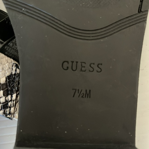 Guess Black/Tan Snake Geesa Round-Toe Slip-On Sling Toe-Loop Strap Sandal W 7.5 - Picture 10 of 12